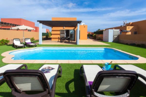 Villa con Piscina ,Vista Mar y campo de golf